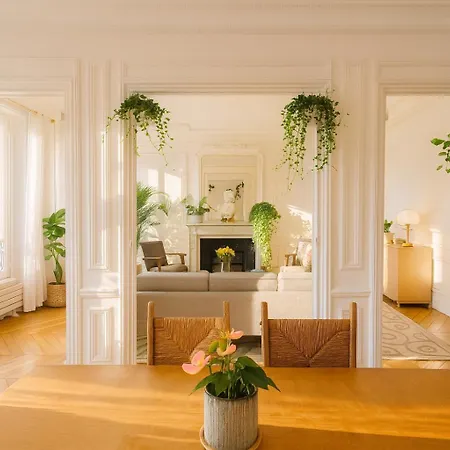 Plant-filled Haven Near Luxembourg Gardens Alloggio in famiglia