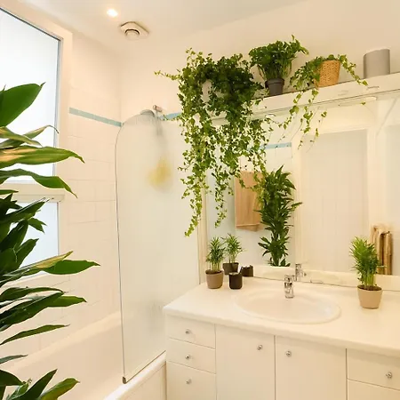 Alloggio in famiglia Plant-filled Haven Near Luxembourg Gardens *